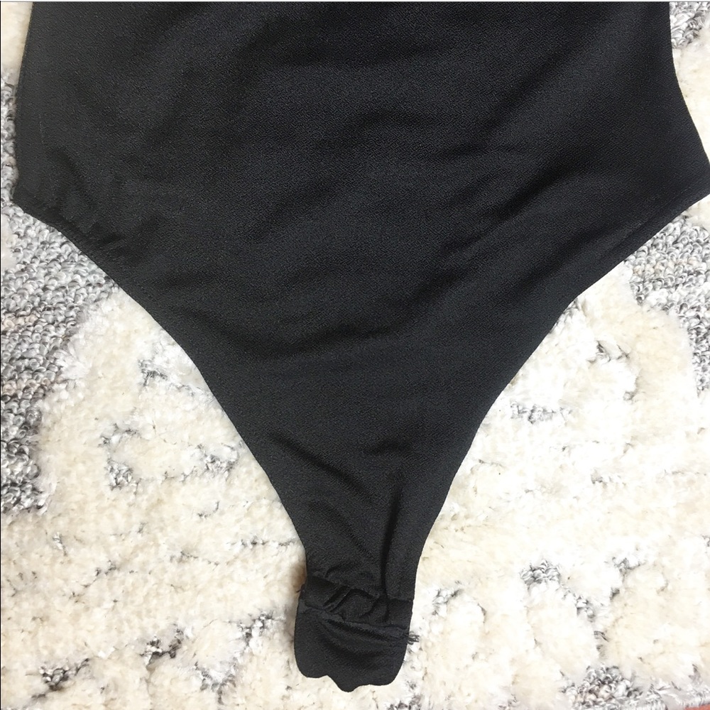 Prettylittlething black bodysuit - Picture 4 of 5